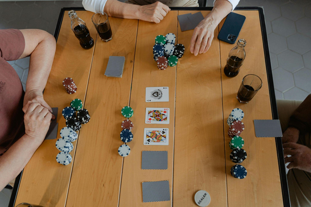 Avoid Common Table Etiquette Mistakes in Table Gambling Games